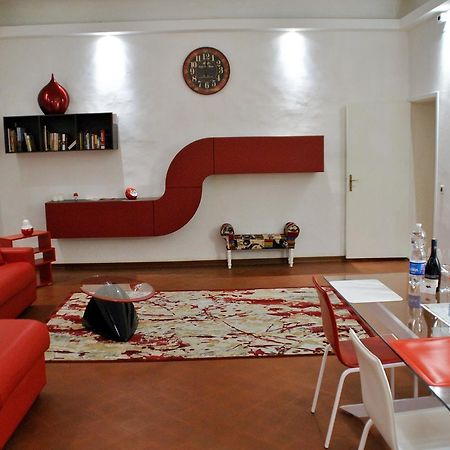 Firenze Rentals Suite Servi Luaran gambar