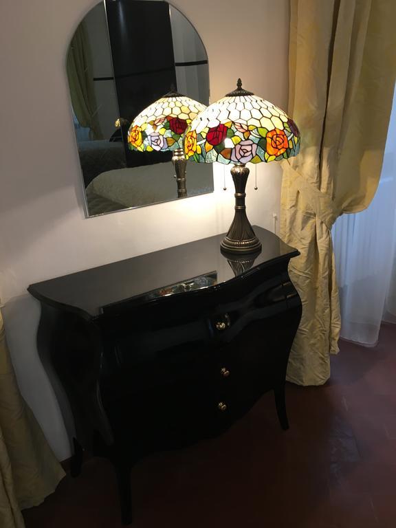 Firenze Rentals Suite Servi Luaran gambar