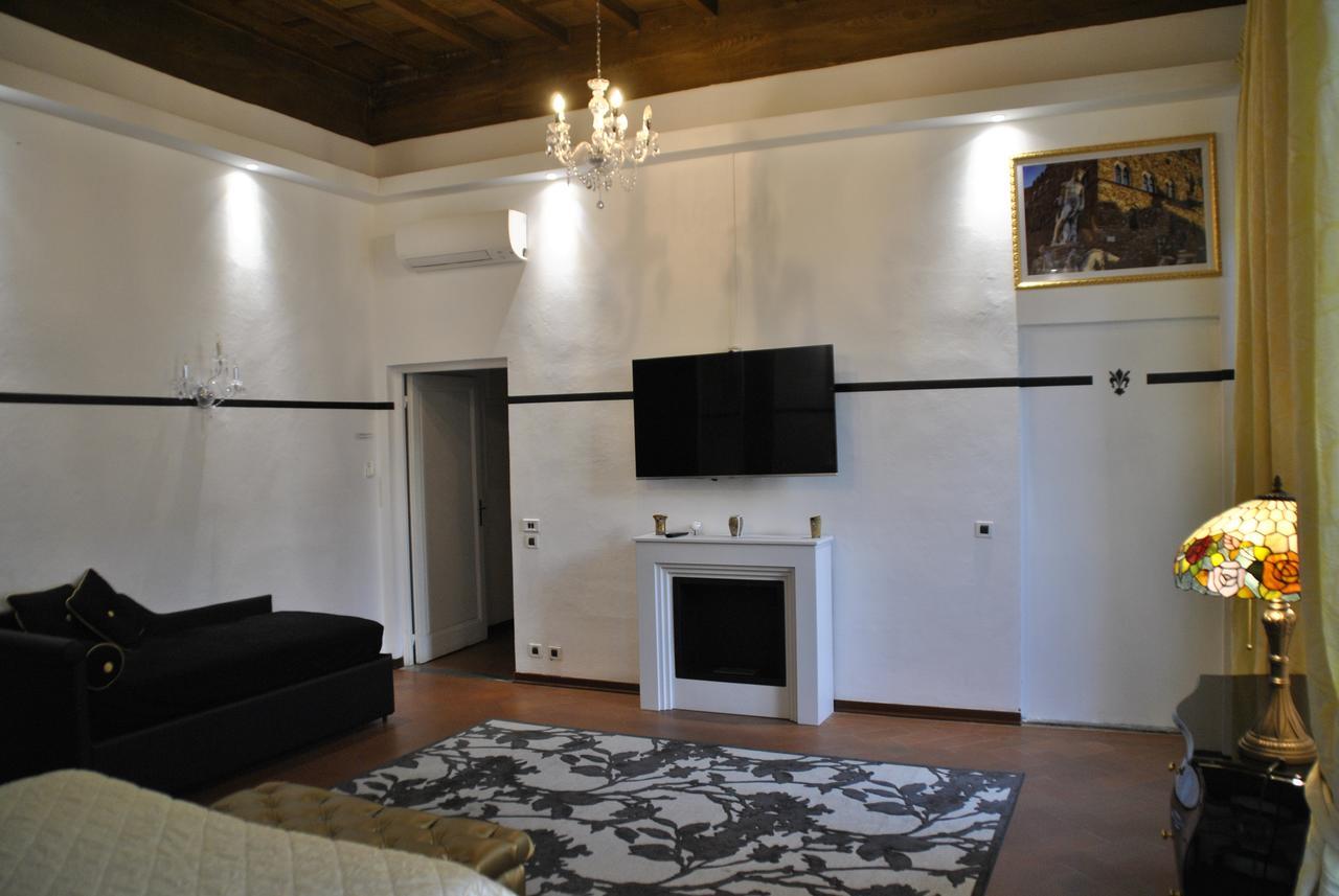 Firenze Rentals Suite Servi Luaran gambar