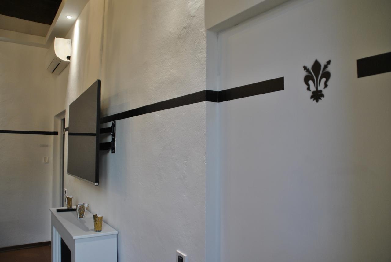Firenze Rentals Suite Servi Luaran gambar