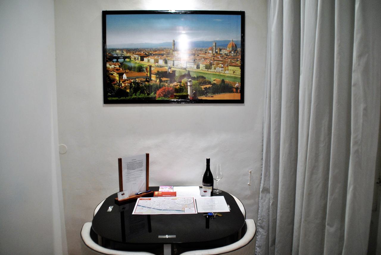 Firenze Rentals Suite Servi Luaran gambar
