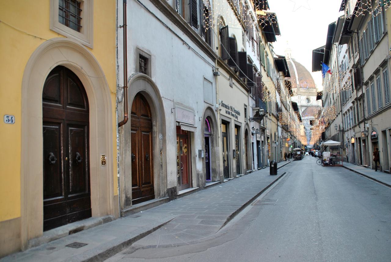 Firenze Rentals Suite Servi Luaran gambar