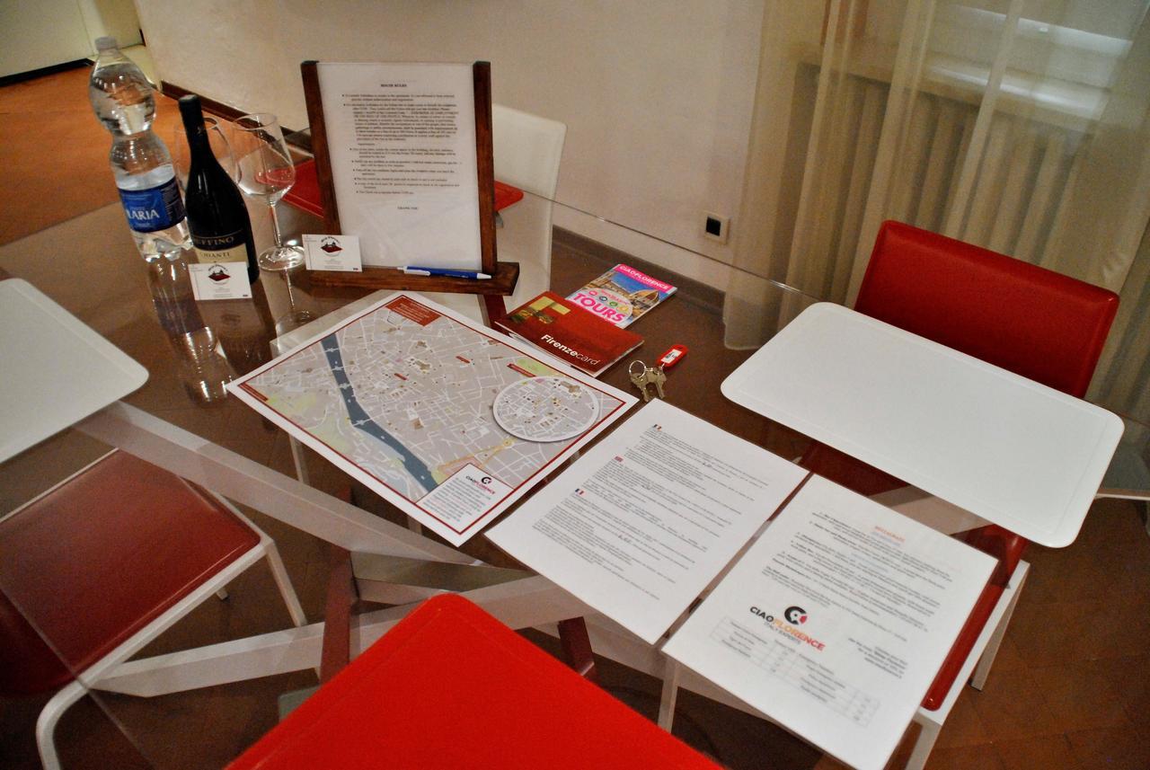 Firenze Rentals Suite Servi Luaran gambar