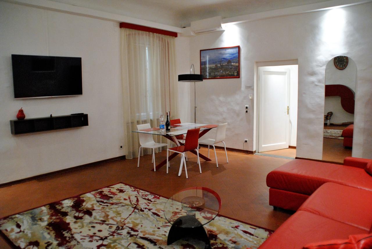 Firenze Rentals Suite Servi Luaran gambar